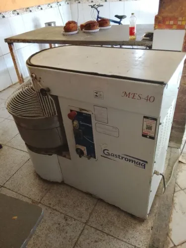 Masseira 40 kilos funcionando 