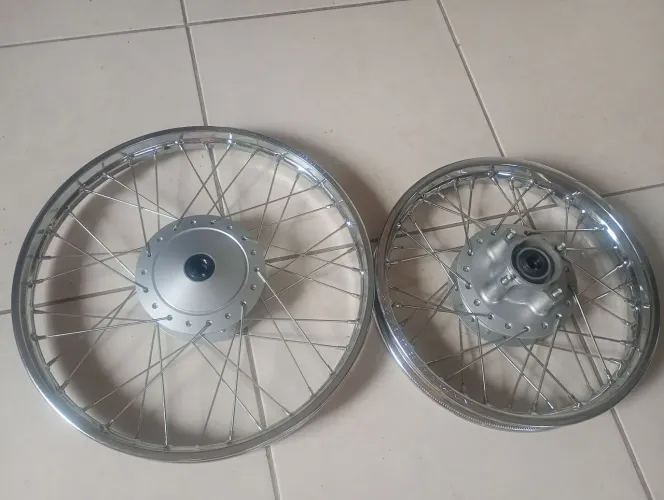 Vendo aro de pop 110 2025 e 2026 por 600 reais os 2 