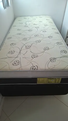 Vendo cama box solteiro seminova Plumatex