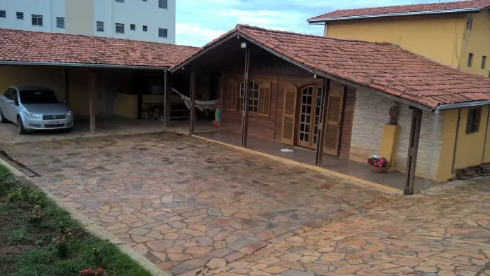 Casa em Pedro leopoldo com piscina, sauna e banheira 