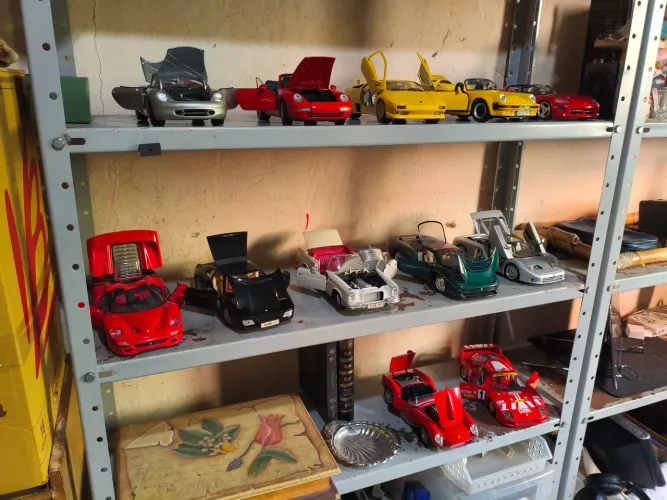 Lote Carrinhos Burago e Maisto 1/18 - 12 unidades