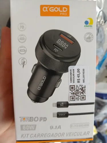 Carregador veicular 60w (USB e USB-C) acompanha cabo USB-C para iPhone.