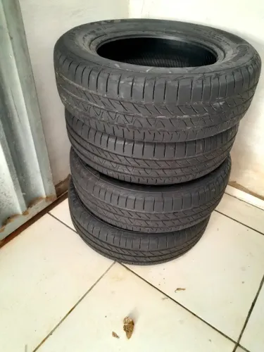 Vendo 4 pneus