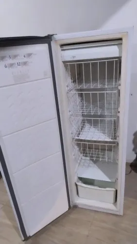 Freezer Consul Slim 200 litros médio 110v funcionando perfeitamente só 650 reais