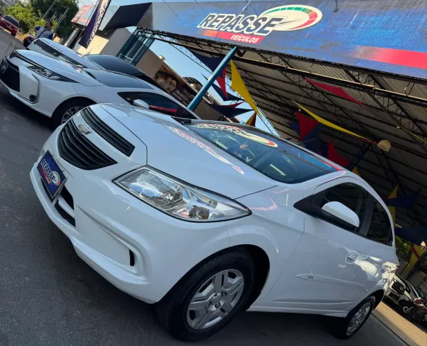 Chevrolet Onix Hatch LS 1.0 8V Flex Power Mec. 4P 2016