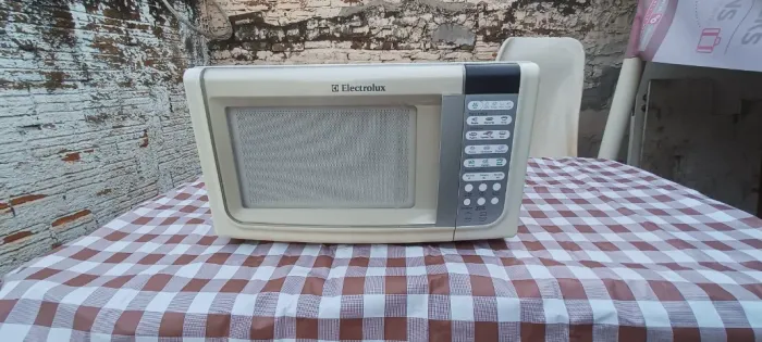Microondas Grande Electrolux 31 litros Funcionando