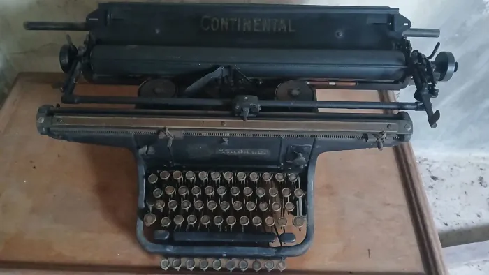 Máquina de escrever antiga