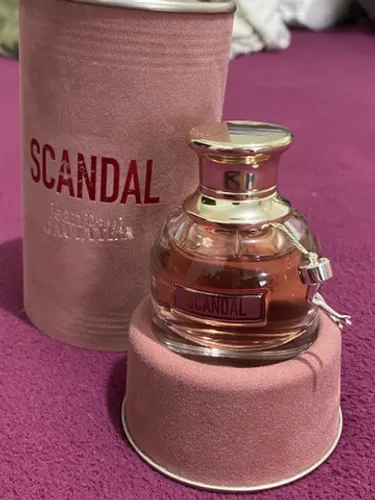 Perfume SCANDAL, 30ml, usado 2x