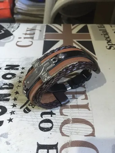  Pulseira de couro