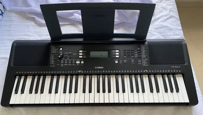 Teclado PSR - E373 Yamaha (5 oitavas)