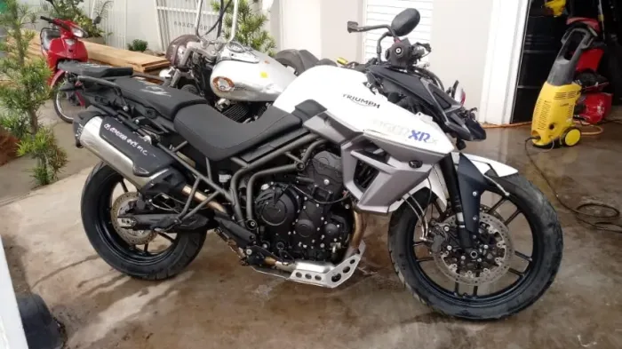 Sucata de moto para retirada de peças Triumph Tiger800 XR 2016