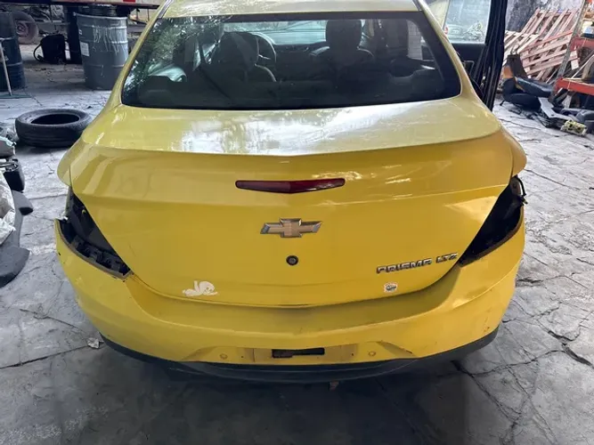 TAMPA DE MALA DE CHEVROLET PRISMA COM FURO