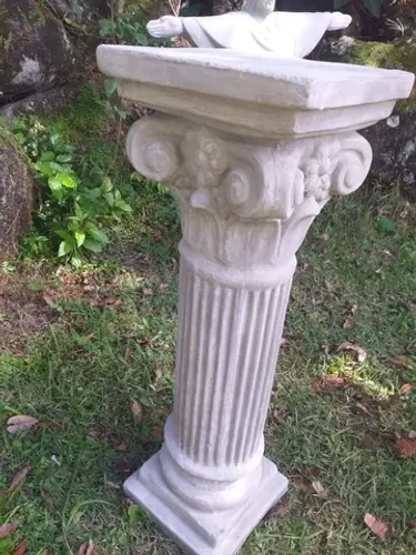 Coluna romana em cimento para decoração de jardim e fachadas 