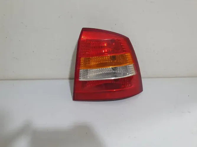 Lanterna direita Astra Hatch 1998/1999/2000/2001/2002