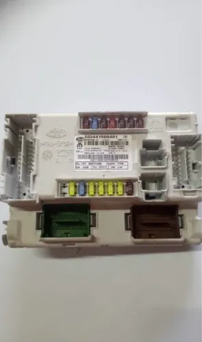 Caixa Fusíveis Bcm Fiat 503441900401 00521315990