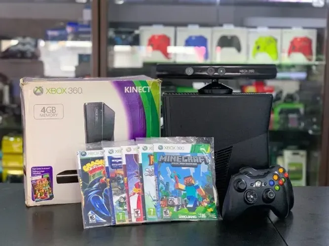Xbox 360 Slim 04gb Preto LT 3.0 Destr@v@do  (Usado)