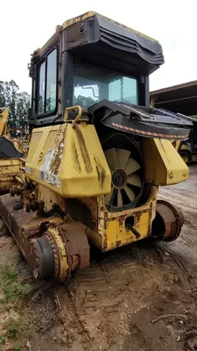 Minicarregadeira retroescavadeira escavadeira komatsu case new holland doosan