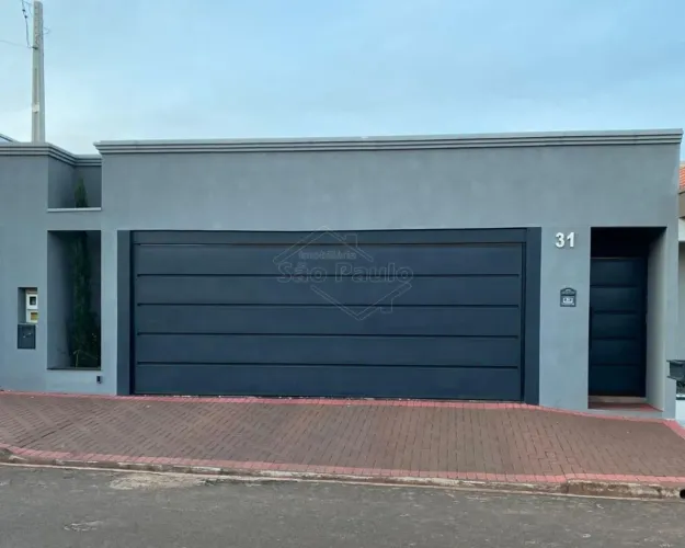 Venda de Casas / Padrão na cidade de Santa Lúcia