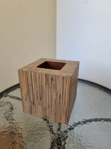 Vaso de madeira rústica para decoração