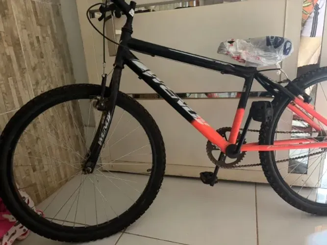 Bicicleta 9 meses de uso (semi-nova)