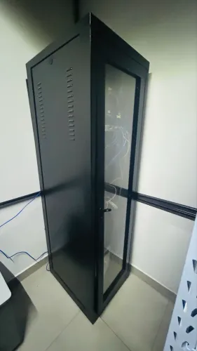 Rack Servidor 44U Completo - Régua de Tomadas + Ventilação + 2 Bandejas