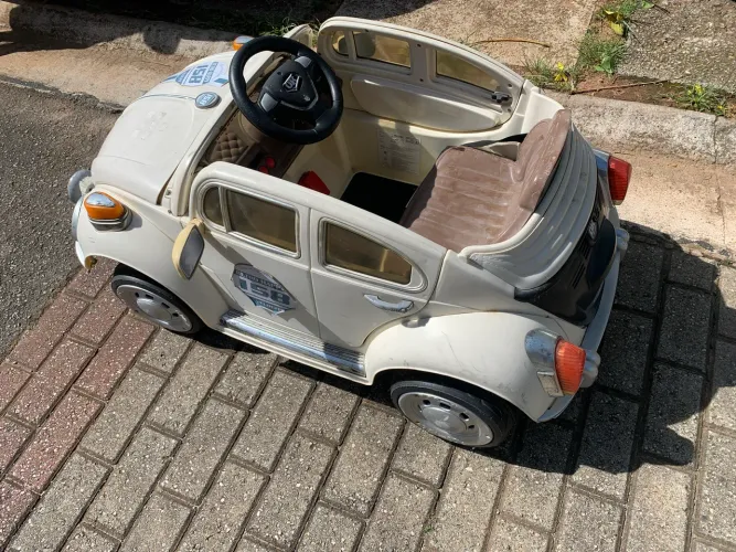 Carrinho elétrico infantil Fusca 