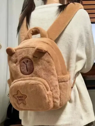 Mochila de Pelúcia Capivara