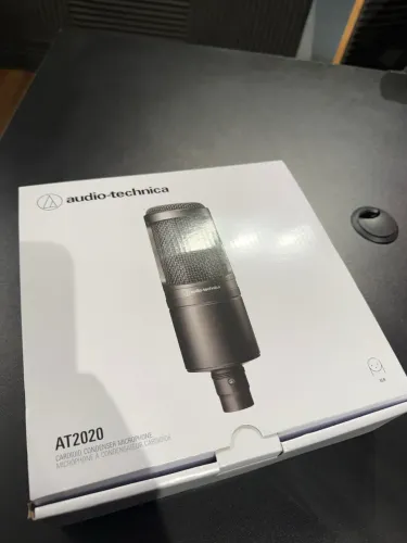 Microfone condensador AT2020 profissional 