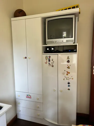 Cama infantil com colchão + armário MDF - R$ 500,00