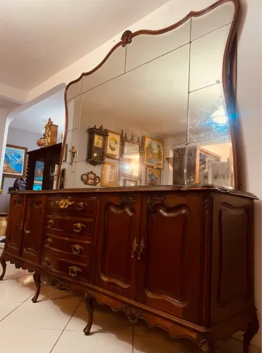 Buffet Etagere Antigo com Espelho Bisotado - Imponente, Raro e Sofisticado