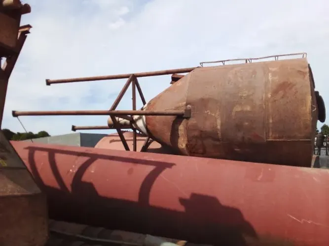 SILO 1,90 x 1,90 - 3,42 de Altura - 690 KG