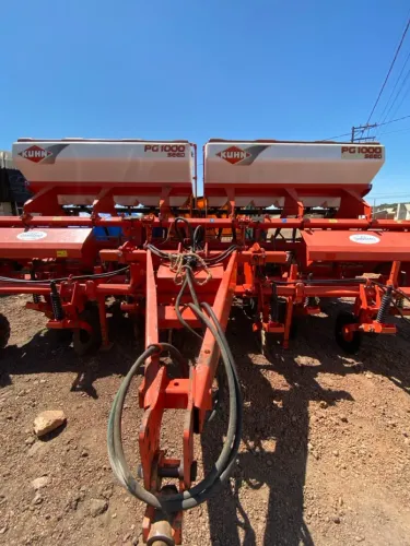 Plantadeira Kuhn PG 1000 SEED 10 linhas soja/milho R$70.000 pra vender