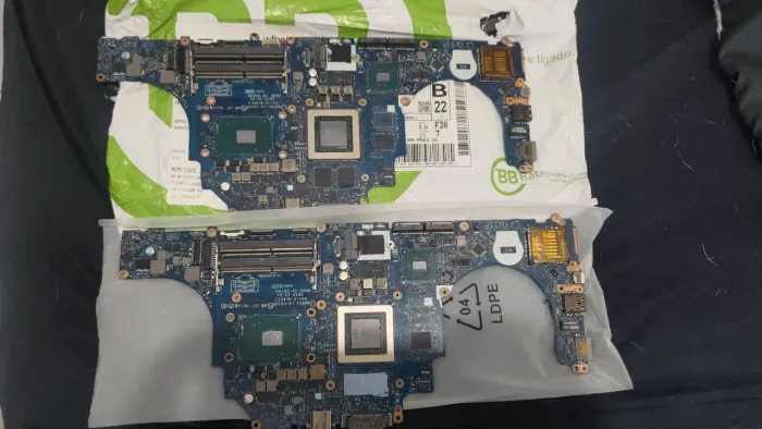 2 placas mãe para notebook gamer alienware 15 R2 e 17 r3 serve para os 2 com defeito