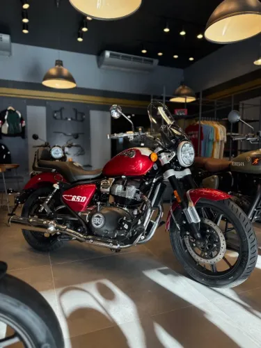 Royal Enfield Super Meteor 650 Celestial Red 2025 0km