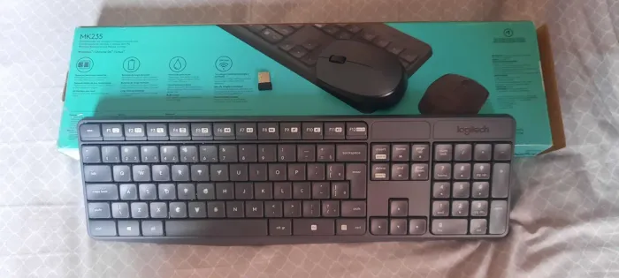 Teclado para PC Notebook USB Logitech com mouse 