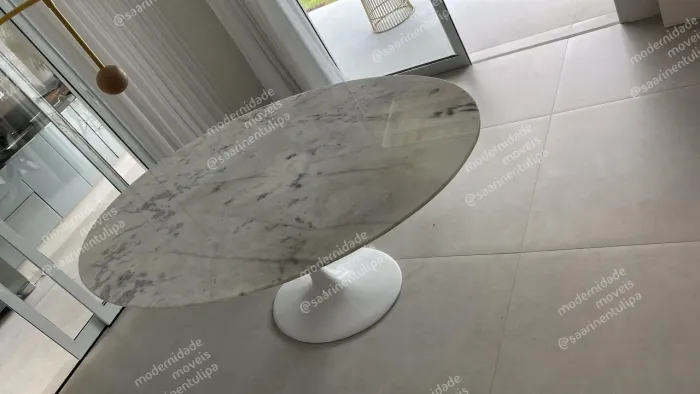 Fabrica Mesa de Jantar Saarinen Oval tampo espirito santo 198 x 122