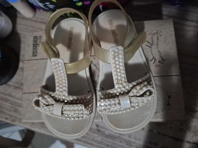 Sandália Mini Melissa Bebê com Strass Dourado