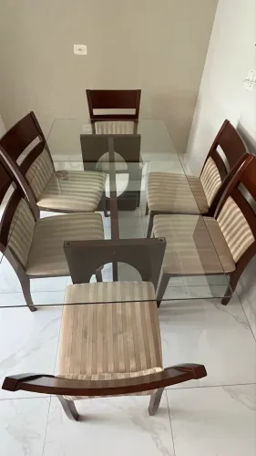 Mesa de Jantar com 6 cadeiras