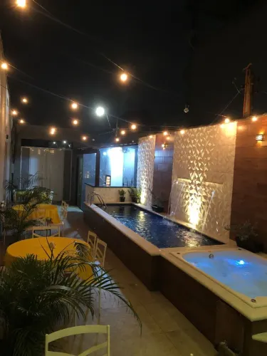 Vendo casa triplex, 3 quartos, com piscina e churrasqueira. Bairro: Viga, Nova Iguaçu/RJ