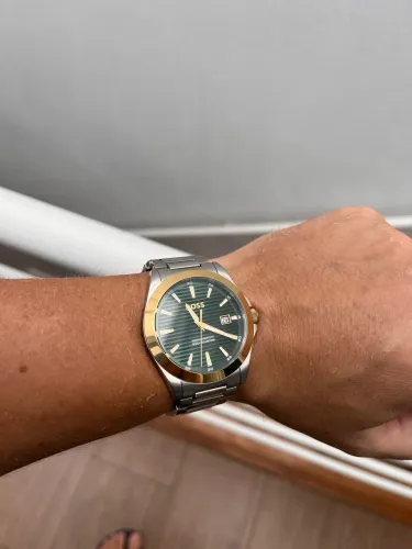 Relógio Hugo Boss Verde com Bezel Dourado - Aço Inox - Original quartz