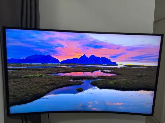 TV Samsung 49 polegadas 4K - Tela Curva - Seminova
