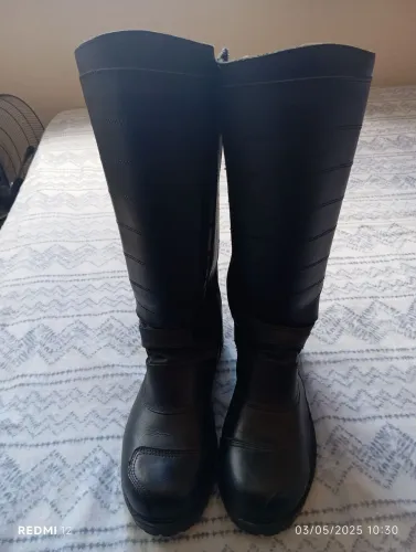 Botas de Couro - Pretas