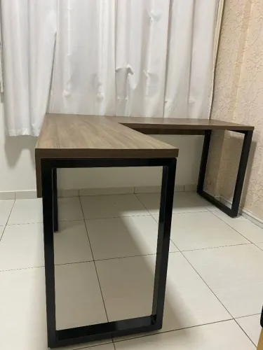 Mesa escritorio de canto 