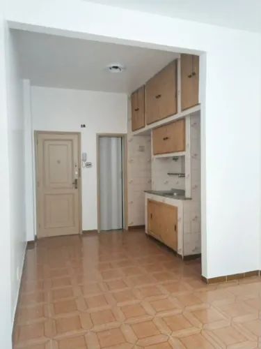 Alugo kitinet no flamengo