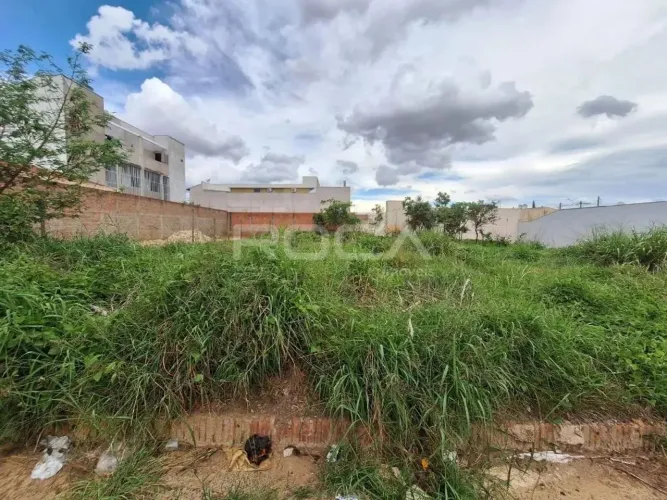 Venda de Terreno / Lote na cidade de São Carlos