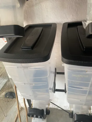 Vendo Dispenser pra Ração 