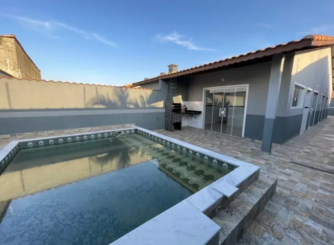 VENDO CASA NO PARQUE 10 COM PISCINA PROX AO HIPER DB