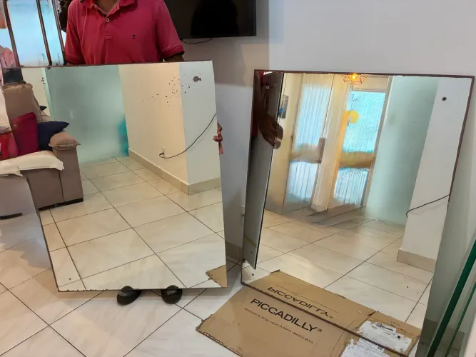Espelhos Grandes Retangulares - 1,14m x 90cm - Ótimos para Comércio!