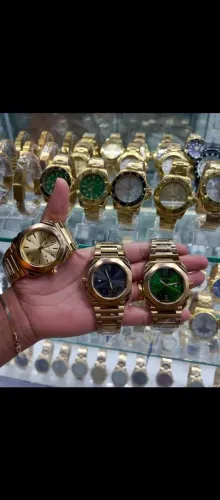 Relógios de luxo dourados