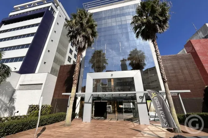 Sala comercial no Itacorubi: espaço amplo com estratégias de localização